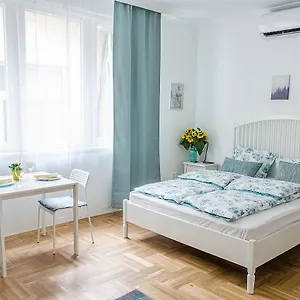 Harrison Apartament